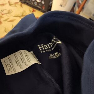 Hanes capri pants  xl. Nwt navy